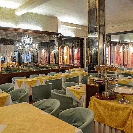 Hotel Le Boulevard 4*