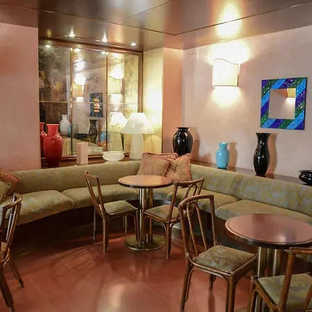Le Boulevard Hotel